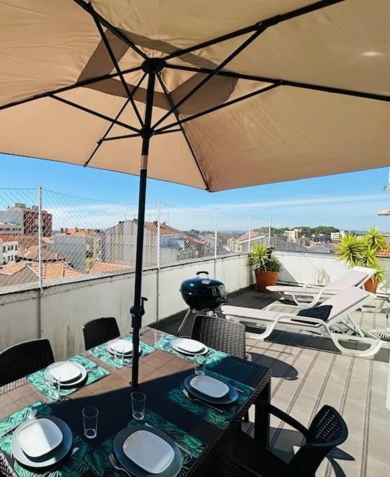 Renovado Com Ac, 2 Wc Completos, Terraco E Garagem Apartment Porto Exterior photo