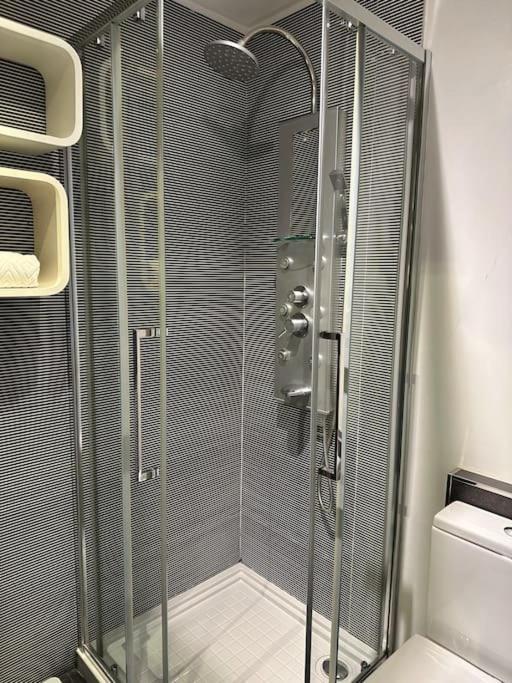 Renovado Com Ac, 2 Wc Completos, Terraco E Garagem Apartment Porto Exterior photo