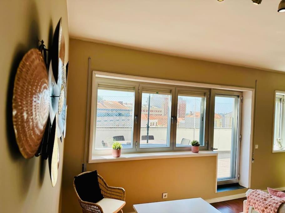 Renovado Com Ac, 2 Wc Completos, Terraco E Garagem Apartment Porto Exterior photo