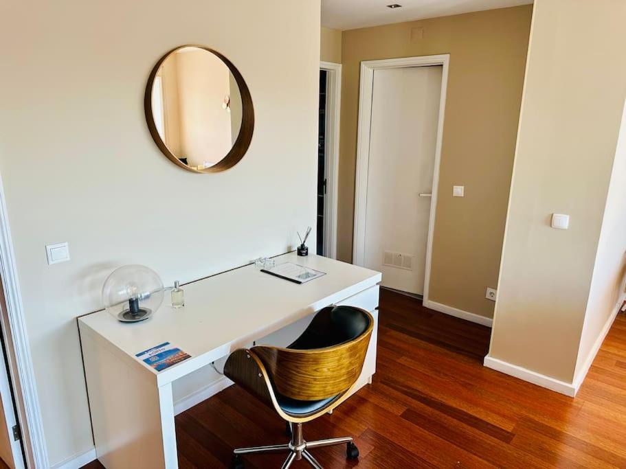 Renovado Com Ac, 2 Wc Completos, Terraco E Garagem Apartment Porto Exterior photo