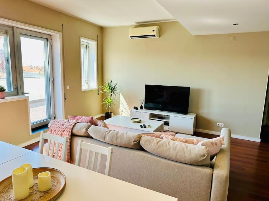 Renovado Com Ac, 2 Wc Completos, Terraco E Garagem Apartment Porto Exterior photo